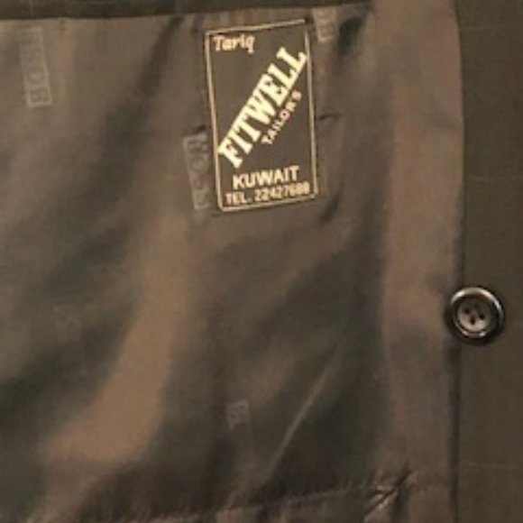 Suit - Picture 3 of 3